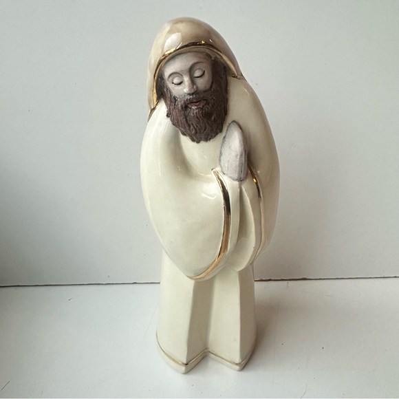Vintage ceramic figurine of a wise man from a nativity set OS - Picture 1 of 3